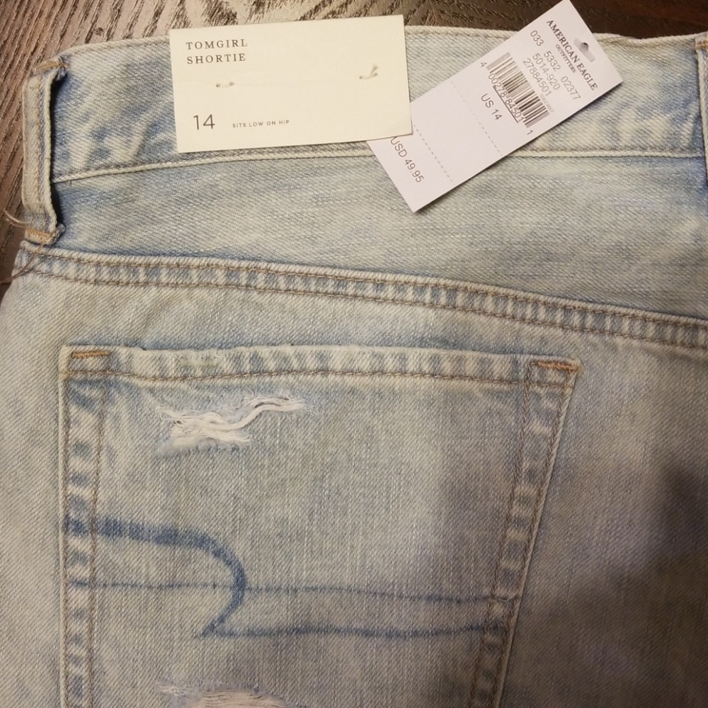 Shorts - Picture 2 of 3